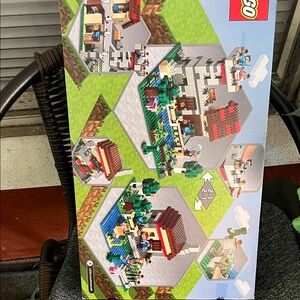 LEGO Minecraft Adventure Set with Green and Brown Blocks